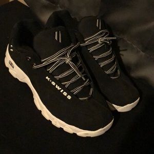 K-Swiss Men’s ST329